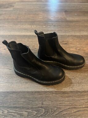 Womens’s Sincerely Jules Black Slip-On Chelsea Boots - size 7.5